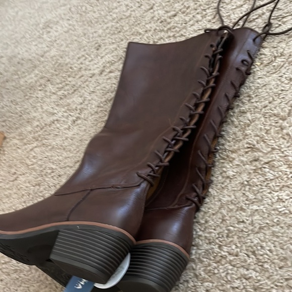 Brown size 9.5 Med lace up boots - Picture 3 of 9